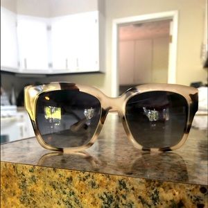Diff oversized women’s sunnies